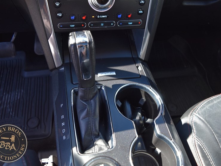 2018-ford-explorer-image-29