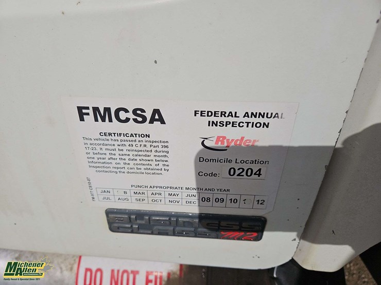 2005-freightliner-m2-106-image-9