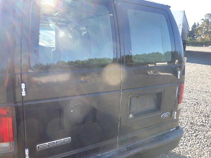 2006-ford-e250-image-11