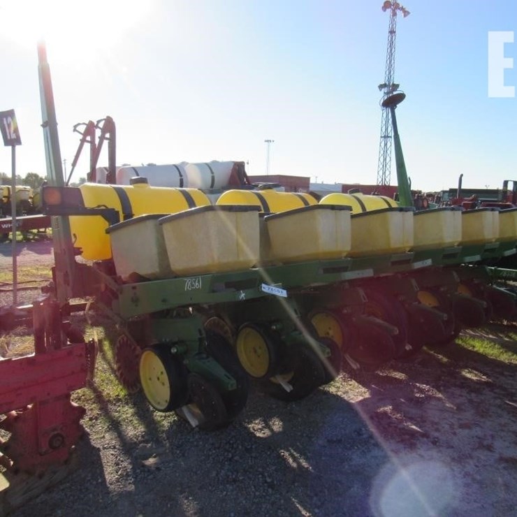 JOHN DEERE 7000