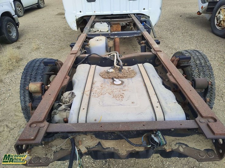 2011-ford-f550-image-16