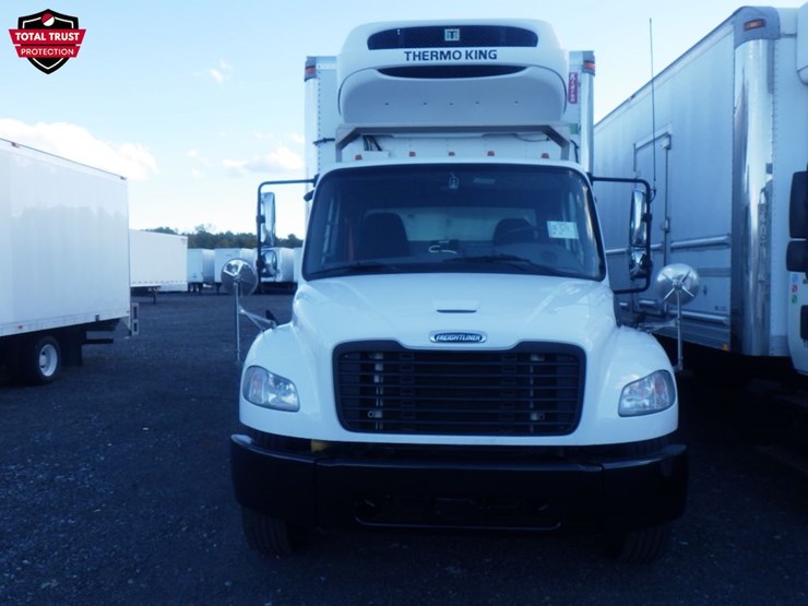2020-freightliner-m2-106-image-2