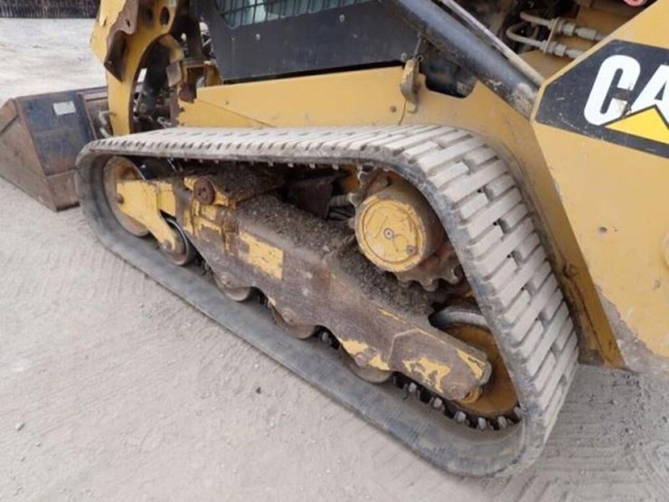 2019-caterpillar-259d-image-40