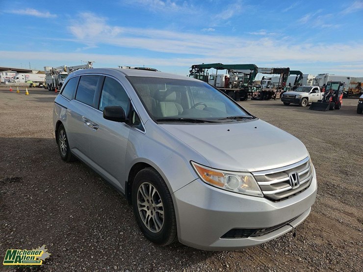 2013-honda-odyssey-image-2