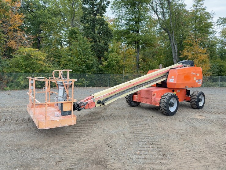 2016-jlg-600s-image-1