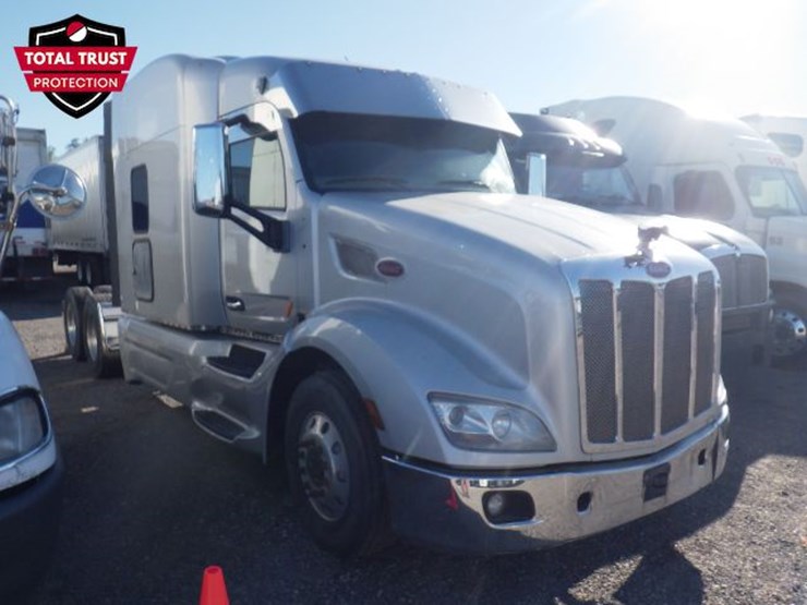 2019-peterbilt-579-image-3