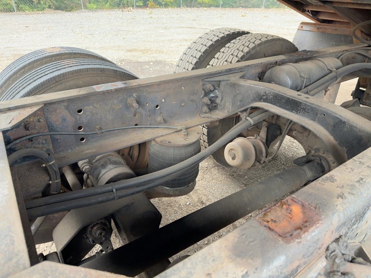 1989-ford-f800-image-22