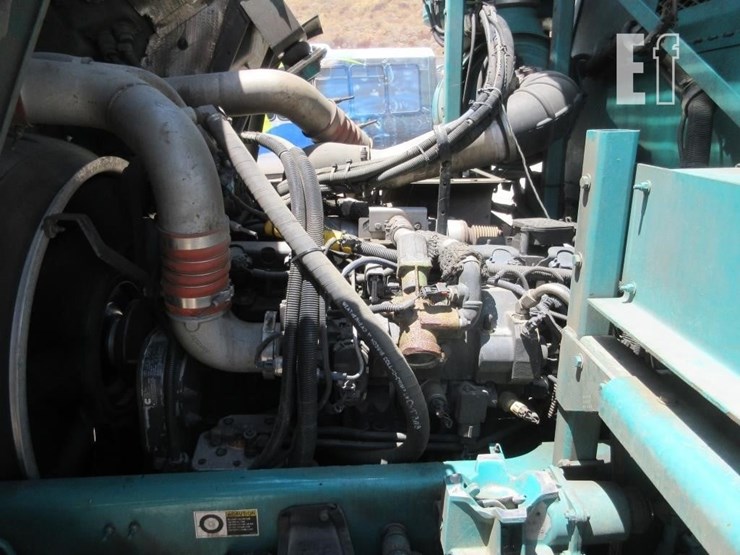 2009-peterbilt-320-image-6