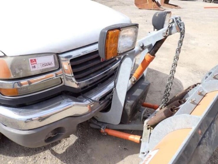 2005-gmc-sierra-3500-image-32