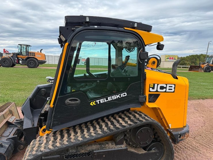 jcb-3ts-8t-image-12