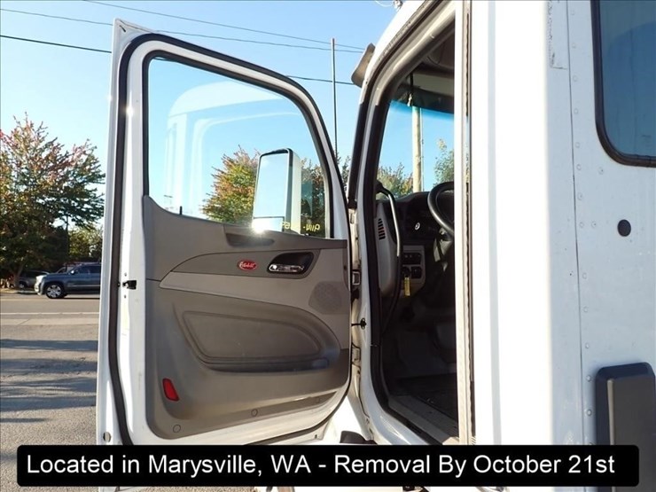 2019-peterbilt-567-image-10