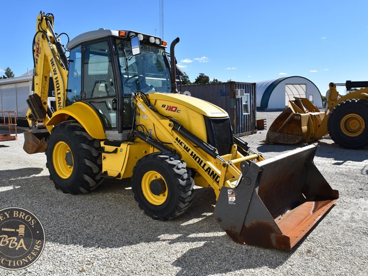 2013-new-holland-b110c-image-23