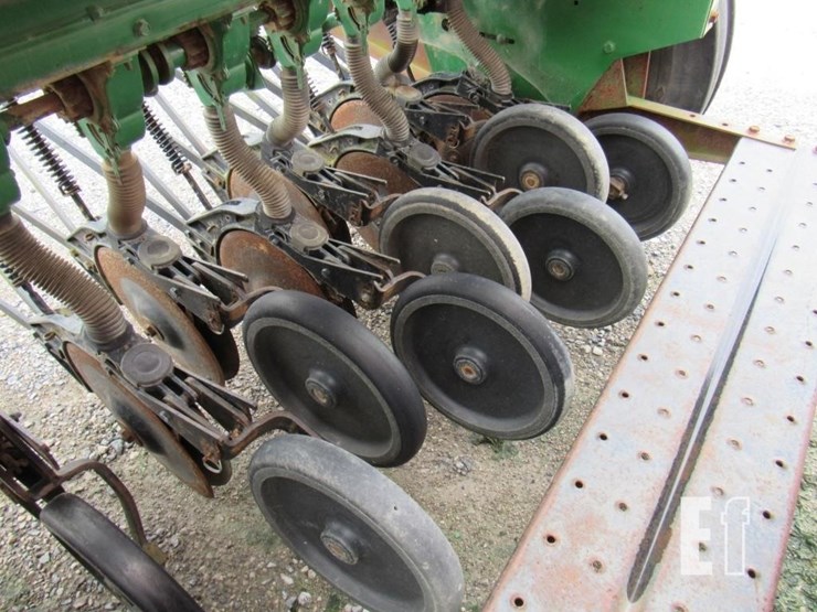 john-deere-8300-image-15