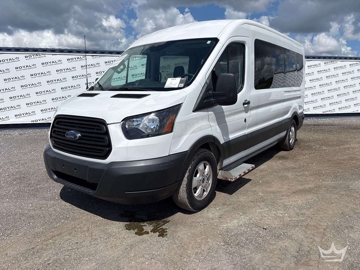 2019-ford-transit-image-1