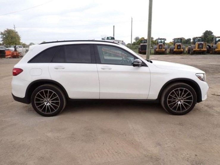 2018-mercedes-benz-glc300-image-4