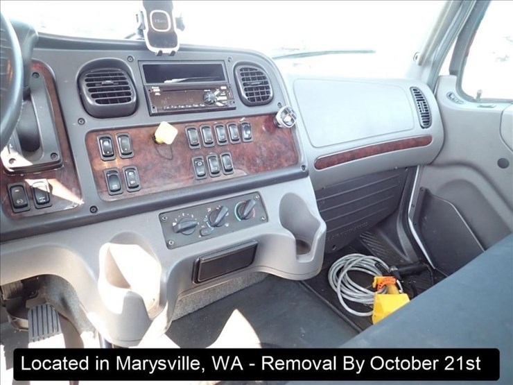 2020-freightliner-m2-image-26