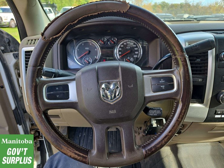 2011-dodge-3500-image-21