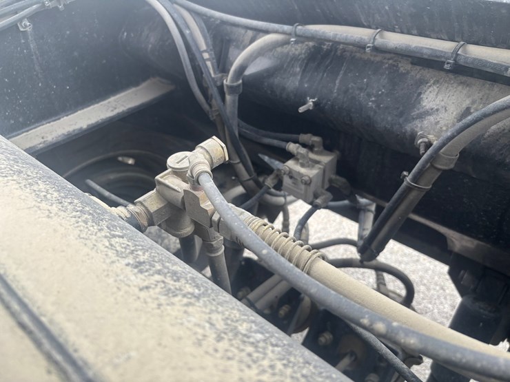 2025-axle-end-dump-image-66