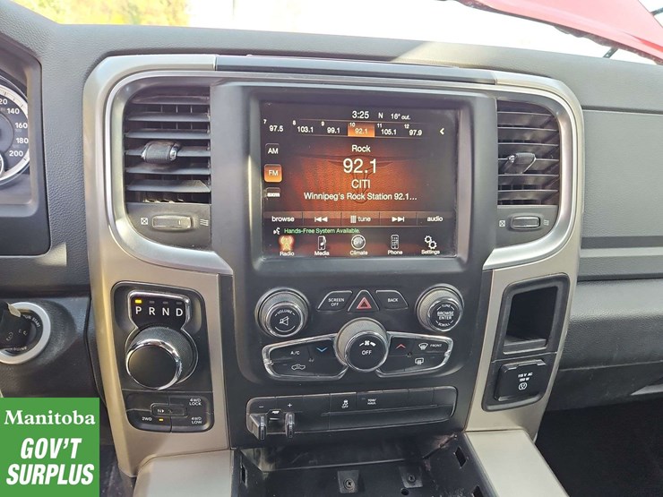 2015-dodge-1500-image-19