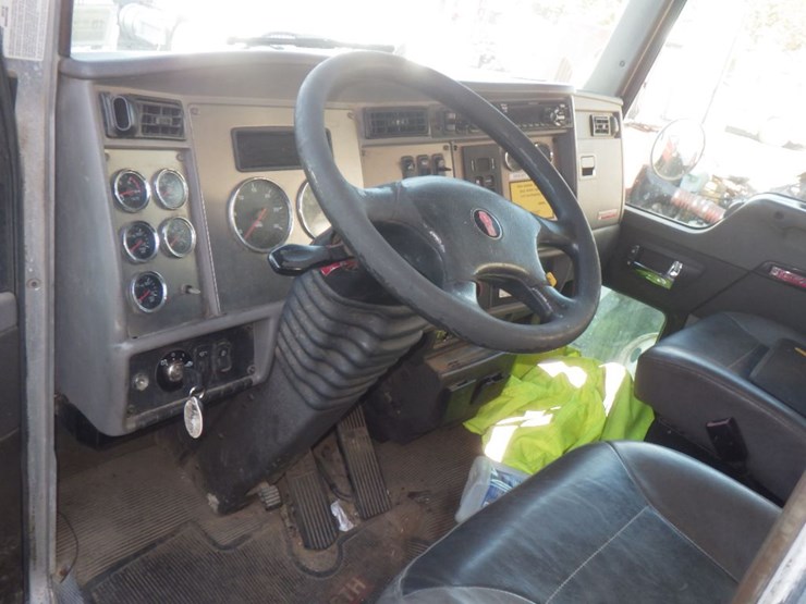 2014-kenworth-t370-image-13