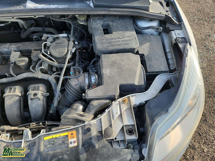 2012-ford-focus-se-image-30