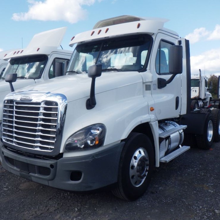 2018 FREIGHTLINER CASCADIA 125