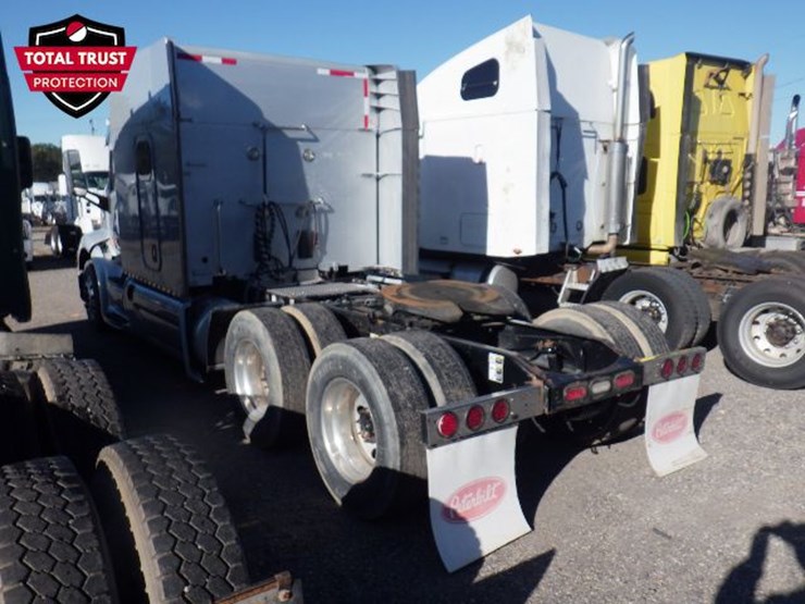 2019-peterbilt-579-image-14