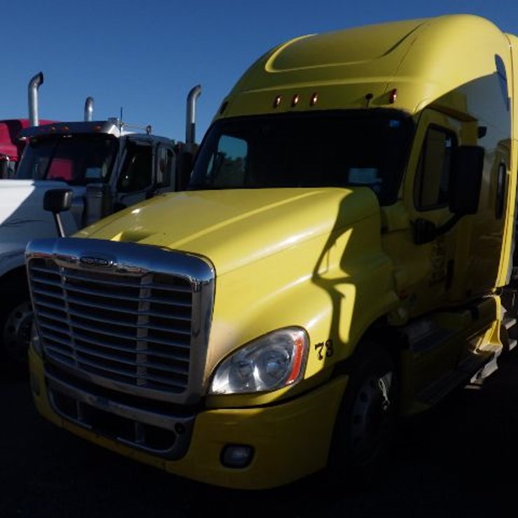 2010 FREIGHTLINER CASCADIA 125