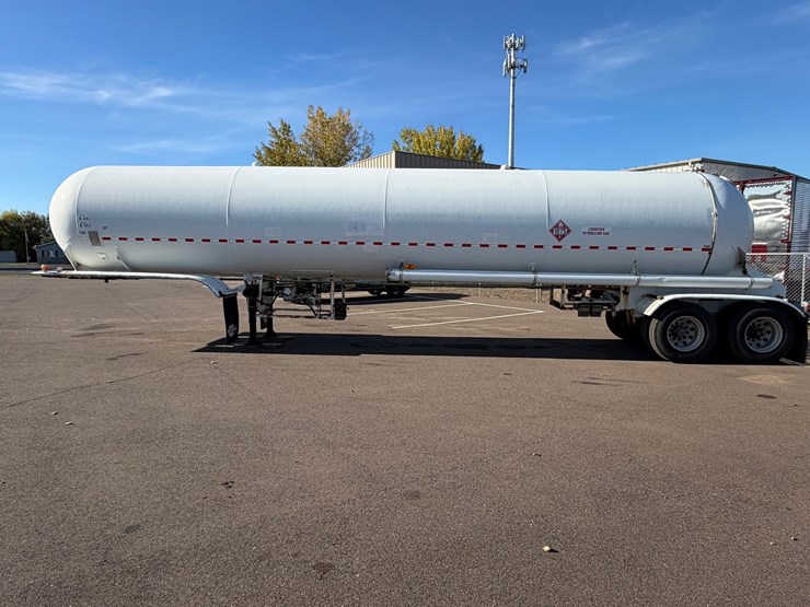 #1848-•-1997-leslie-44'-tanker-trailer-image-8