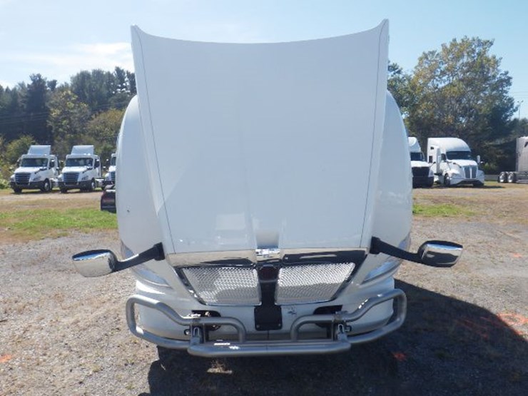 2019-kenworth-t680-image-27