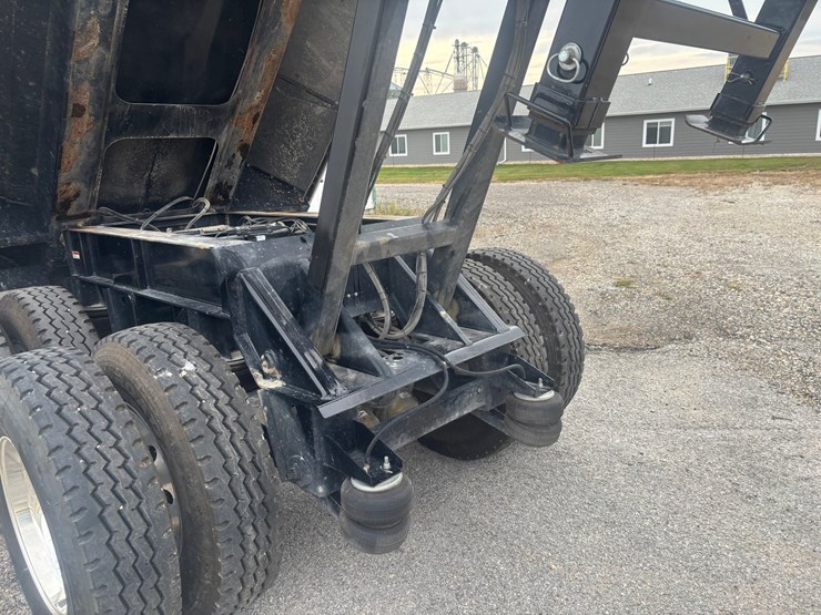 2025-axle-end-dump-image-54