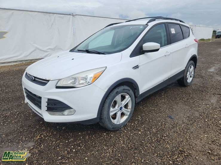 2015-ford-escape-se-image-1