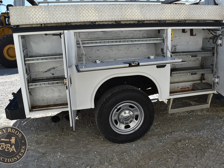 2015-ford-f350-sd-image-29