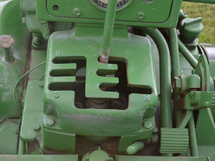 1957-john-deere-520-image-16