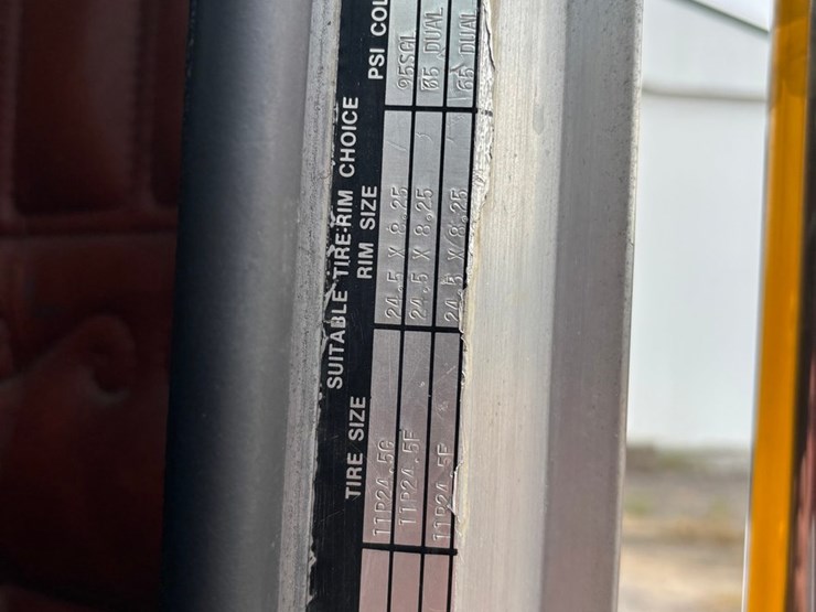 1982-peterbilt-359-image-139