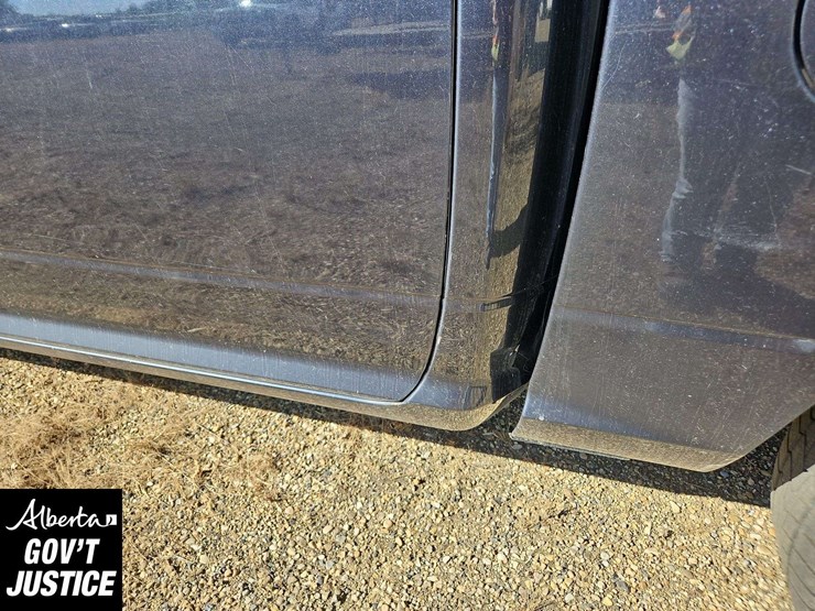 2019-ram-1500-classic-image-21