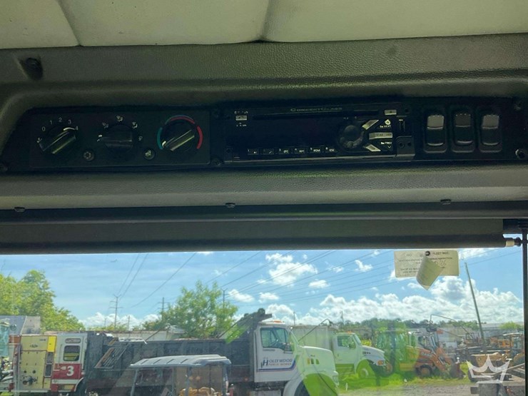 2019-peterbilt-520-image-12