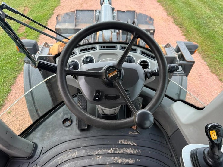 2019-case-721g-image-50