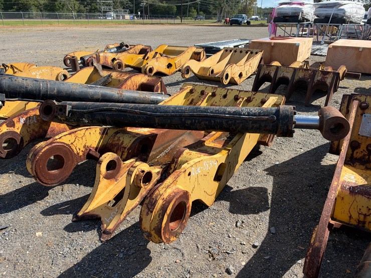 caterpillar-323-image-5
