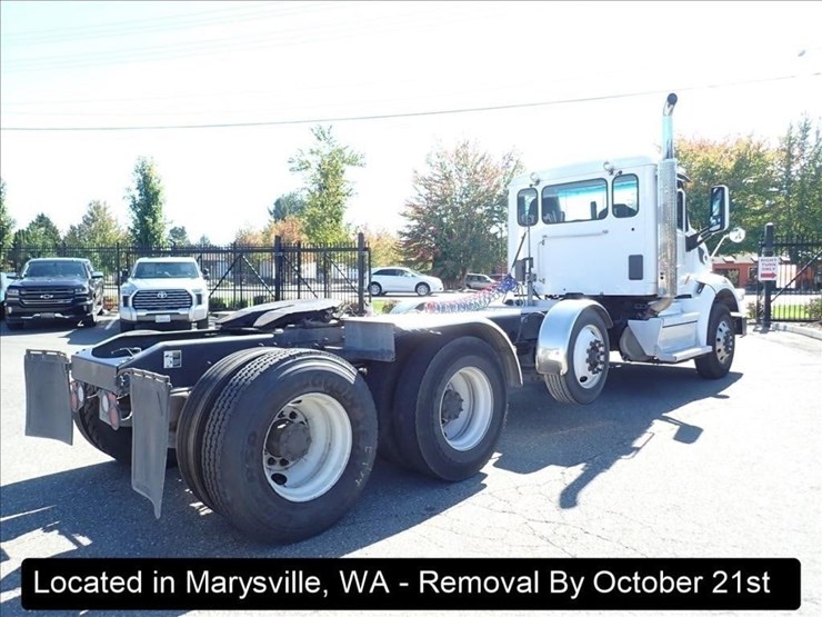 2019-peterbilt-567-image-25