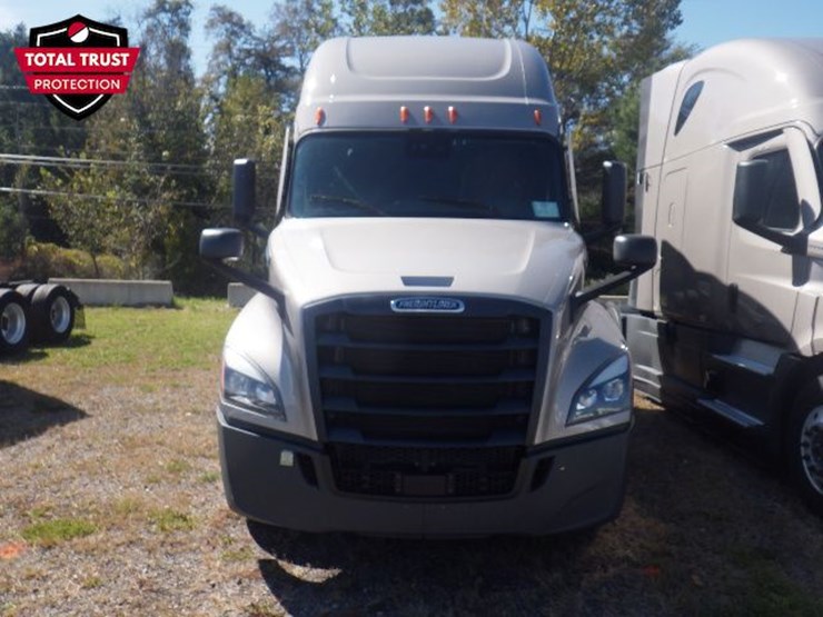 2024-freightliner-cascadia-126-image-2
