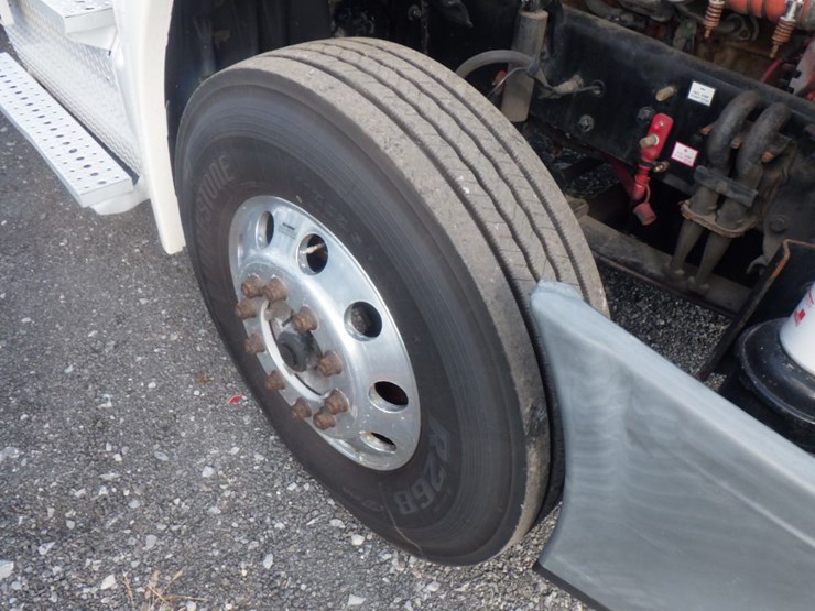 2018-freightliner-cascadia-125-image-24