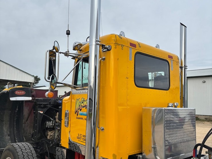 1982-peterbilt-359-image-96