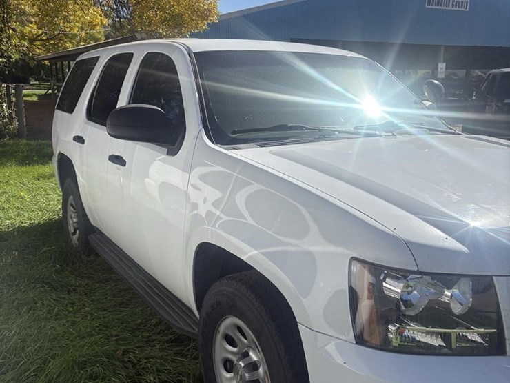 2010-chevrolet-tahoe-image-3
