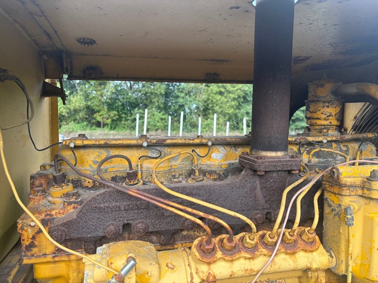 caterpillar-12-image-29