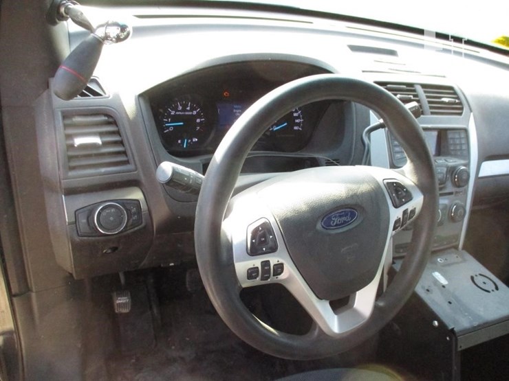 2014-ford-explorer-image-12