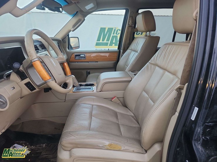 2008-lincoln-navigator-l-image-13
