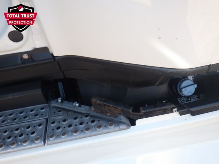 2023-kenworth-t680-image-18
