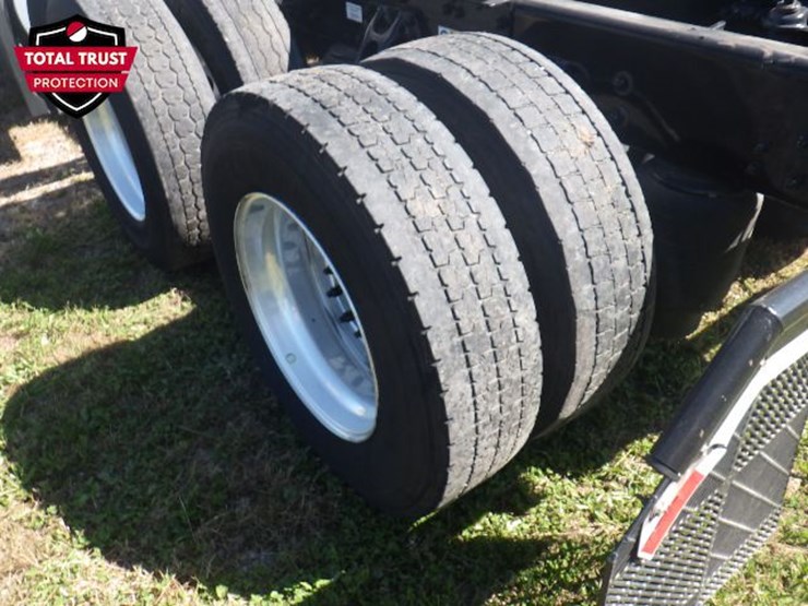 2023-kenworth-t680-image-15
