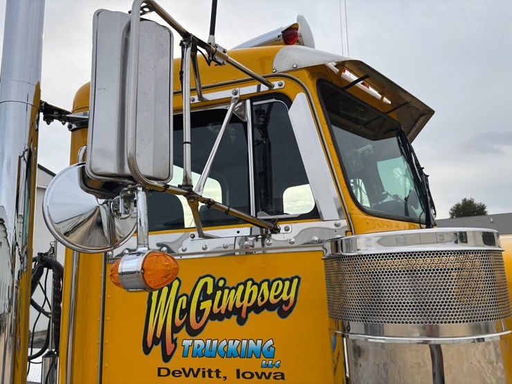 1982-peterbilt-359-image-29